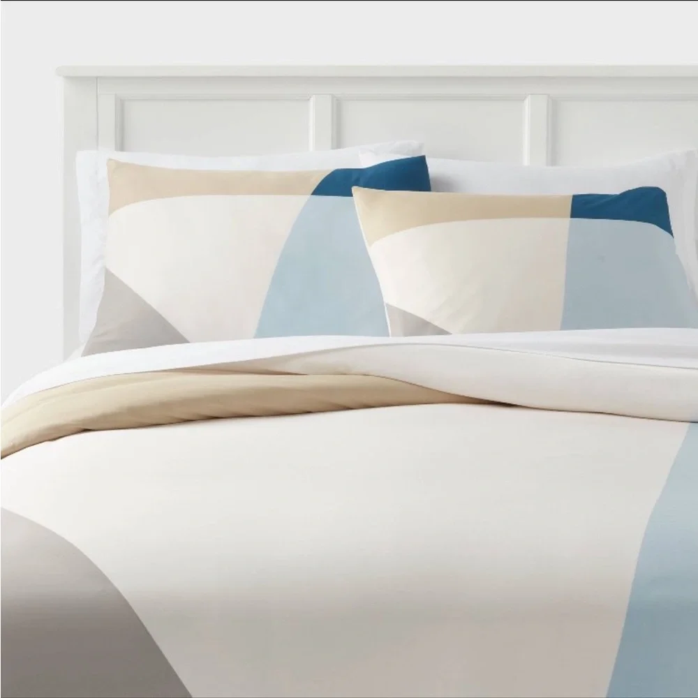 NEW Room Essentials Modern Duvet Cover and 2 Shams - White, Blue, Tan